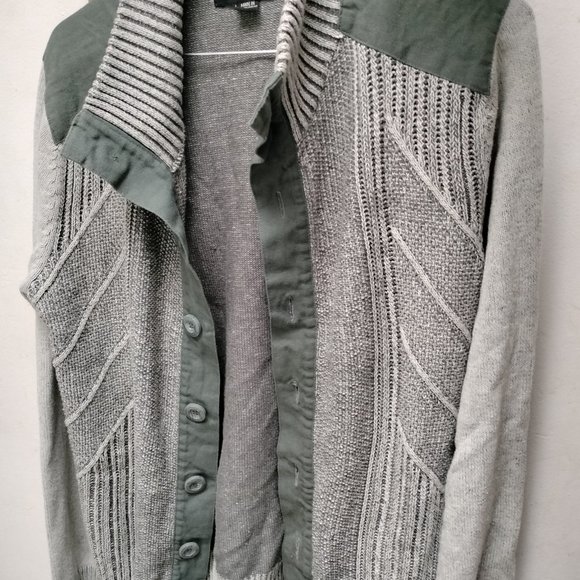 Cartigan - Picture 2 of 3